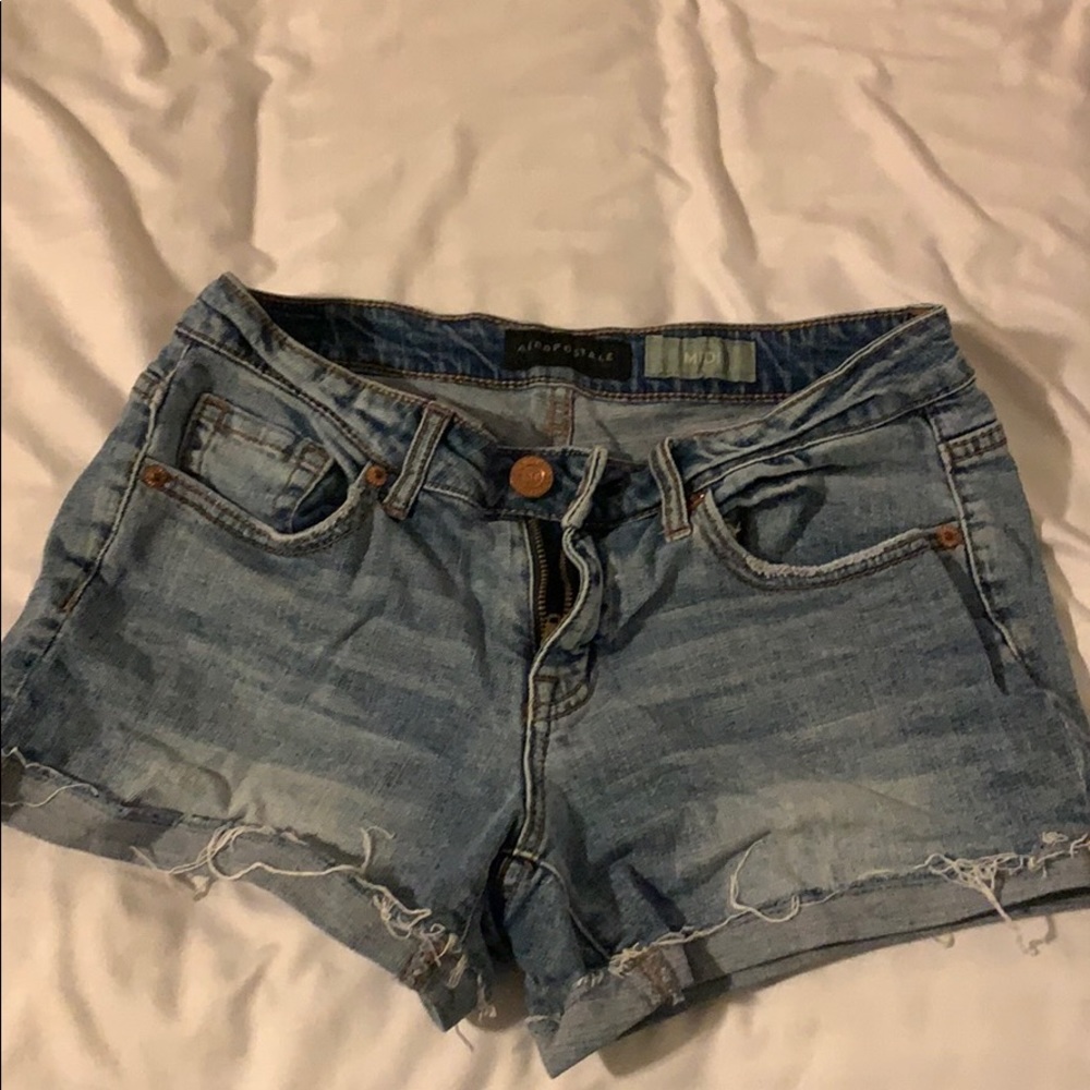 ✨distressed denim shorts✨